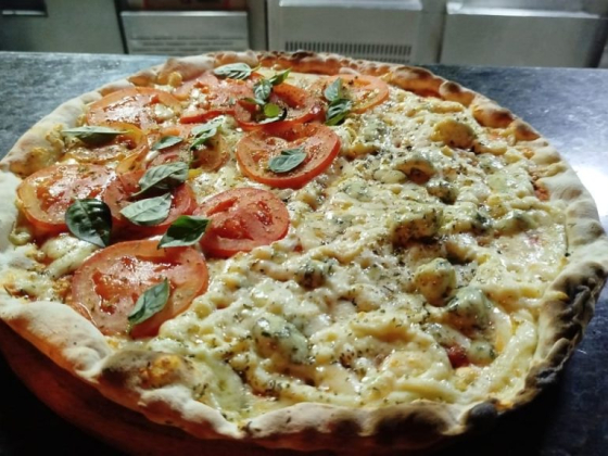 Na Lenha Pizzaria e Restaurante